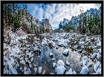 Park Narodowy Yosemite, Góry, Rzeka Merced River, Kamienie, Śnieg, Zima, Stan Kalifornia, Stany Zjednoczone