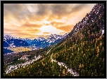 Austria, Góry Alpy, Ośnieżone, Szczyty, Las, Chmury, Wschód słońca
