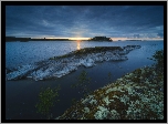 Jezioro Ładoga, Republika Karelii, Rosja, Skały, Drzewa, Wschód słońca