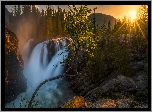 Norwegia, Gmina Hemsedal, Wodospad Rjukandefossen, Skały, Góry, Drzewa, Promienie słońca