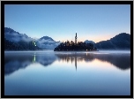 Słowenia, Bled, Zamek, Jezioro, Mgła, Góry