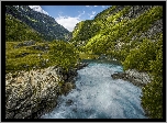 Norwegia, Okręg Sogn og Fjordane, Aurland, Miejscowość Flam, Rzeka, Góry, Skały