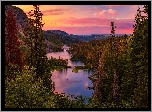 Stany Zjednoczone, Kalifornia, Hrabstwo Mono, Góry, Jeziora Twin Lakes, Jeziora Bliźniacze, Zachód słońca, Drzewa, Świerki