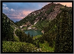 Góry, Elk Mountains, Ścieżki, Przełęcz, Schofield Pass, Jezioro, Emerald Lake, Las, Drzewa, Świerki, Zachód słońca, Hrabstwo Delta, Stan Kolorado, Stany Zjednoczone