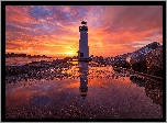 Stany Zjednoczone, Stan Kalifornia, Santa Cruz, Latarnia morska Walton Lighthouse, Wschód Słońca, Kamienie