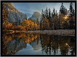 Stany Zjednoczone, Kalifornia, Park Narodowy Yosemite, Góry Sierra Nevada, Rzeka Merced, Kamienie, Drzewa, Promienie słońca