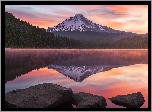 Jezioro, Trillium Lake, Góra, Stratowulkan, Mount Hood, Drzewa, Lasy, Kamienie, Stan Oregon, Stany Zjednoczone