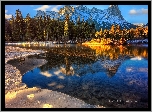 Kanada, Góry, Szczyt Ha Ling, Las, Jezioro Whitemans Pond, Lód, Brzeg
