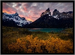 Jesień, Góry, Cordillera del Paine, Masyw, Torres del Paine, Jezioro, Chmury, Park Narodowy Torres del Paine, Zachód słońca, Patagonia, Chile