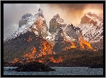 Chile, Patagonia, Torres del Paine, Góry, Jezioro Pehoé