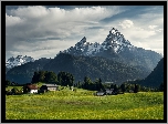 Góry, Masyw Watzmann, Lasy, Drzewa, Domy, Chmury, Gmina Berchtesgaden, Bawaria, Niemcy