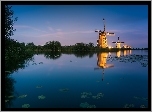 Holandia, Wieś Kinderdijk, Wiatraki, Rzeka, Wschód słońca