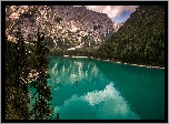 Góry, Dolomity, Jezioro Pragser Wildsee, Lago di Braies, Drzewa, Świerki, Łódka, Południowy Tyrol, Włochy