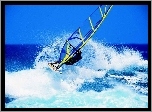 Windsurfing,żółto niebieski żagiel