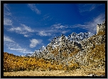 Włochy, Region Piemont, Góry Alpy, Dolina Val Buscagna, Ośrodek narciarski Alpe Devero, Jesień, Niebo, Las, Drzewa