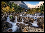 Stany Zjednoczone, Stan Montana, Park Narodowy Glacier, Wodospad, Swiftcurrent Falls, Góry, Skały, Drzewa, Jesień, Rzeka