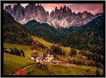 Wschód słońca, Wieś, Santa Maddalena, Góry, Dolomity, Dolina Val di Funes, Lasy, Domy, Droga, Włochy