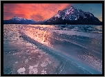 Zima, Zamarznięte, Jezioro, Abraham Lake, Góry, Wschód słońca, Prowincja Alberta, Kanada