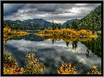 Stany Zjednoczone, Stan Montana, Jezioro Lake Alva, Lasy, Jesień, Wzgórza