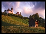 Wzgórze, Kościół, Domy, Drzewa, Chmury