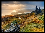 Szkocja, Wyspa Skye, Morze, Doliny, Wzgórze The Storr, Skały, Jezioro, Wschód słońca