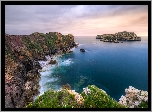 Morze, Wybrzeże, Costa Quebrada, Skały, Trawa, Chmury, Zatoka Biskajska, Zachód słońca, Hiszpania