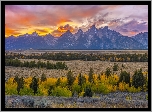 Park Narodowy Grand Teton, Góry, Teton Range, Drzewa, Zachód słońca, Stan Wyoming, Stany Zjednoczone
