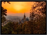 Niemcy, Saksonia-Anhalt, Miasto Wernigerode, Zamek Wernigerode Zachód słońca, Wzgórza, Las, Drzewa