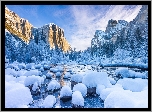 Zima, Park Narodowy Yosemite, Drzewa, Góry, Rzeka, Ośnieżone, Kamienie, Chmury, Kalifornia, Stany Zjednoczone