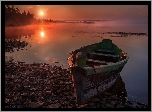 Łódka, Jezioro Ziuratkul, Kamienie, Zachód słońca, Park Narodowy Ziuratkul, Obwód czelabiński, Rosja