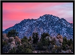 Zachód słońca, Góra, Granite Mountain, Głazy, Drzewa, Arizona, Stany Zjednoczone