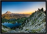 Góra, Mount Rainier, Jezioro, Eunice Lake, Las, Skały, Wschód słońca, Park Narodowy Mount Rainier, Waszyngton, Stany Zjednoczone