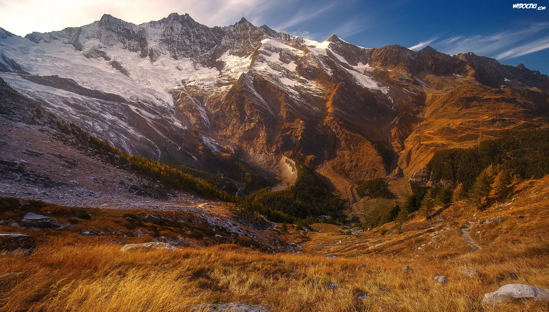 Szwajcaria, Kanton Valais, Saas-Fee, Alpy Pienińskie, Góry, Trawa, Kamienie, Skały, Jesień