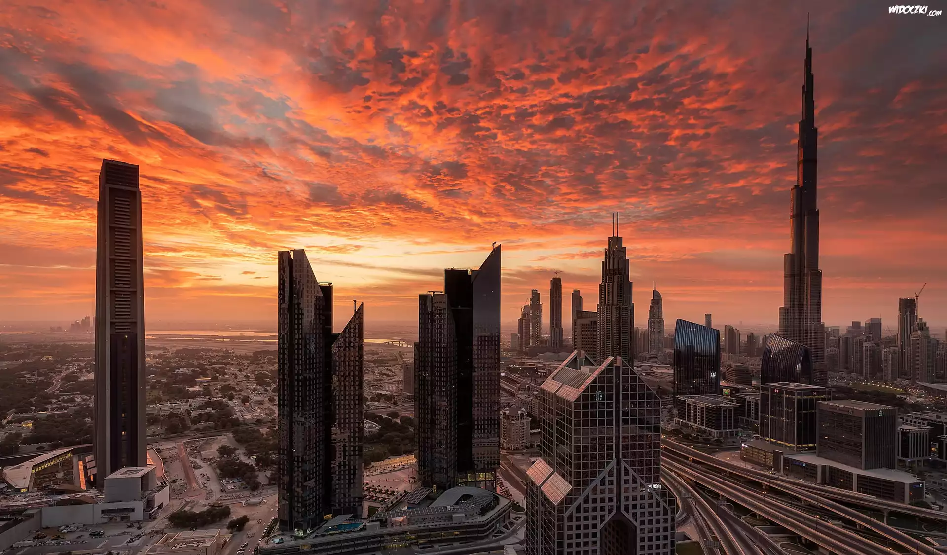 Zjednoczone Emiraty Arabskie, Dubaj, Drapacze chmur, Wieżowce, Zachód słońca, Niebo, Chmury