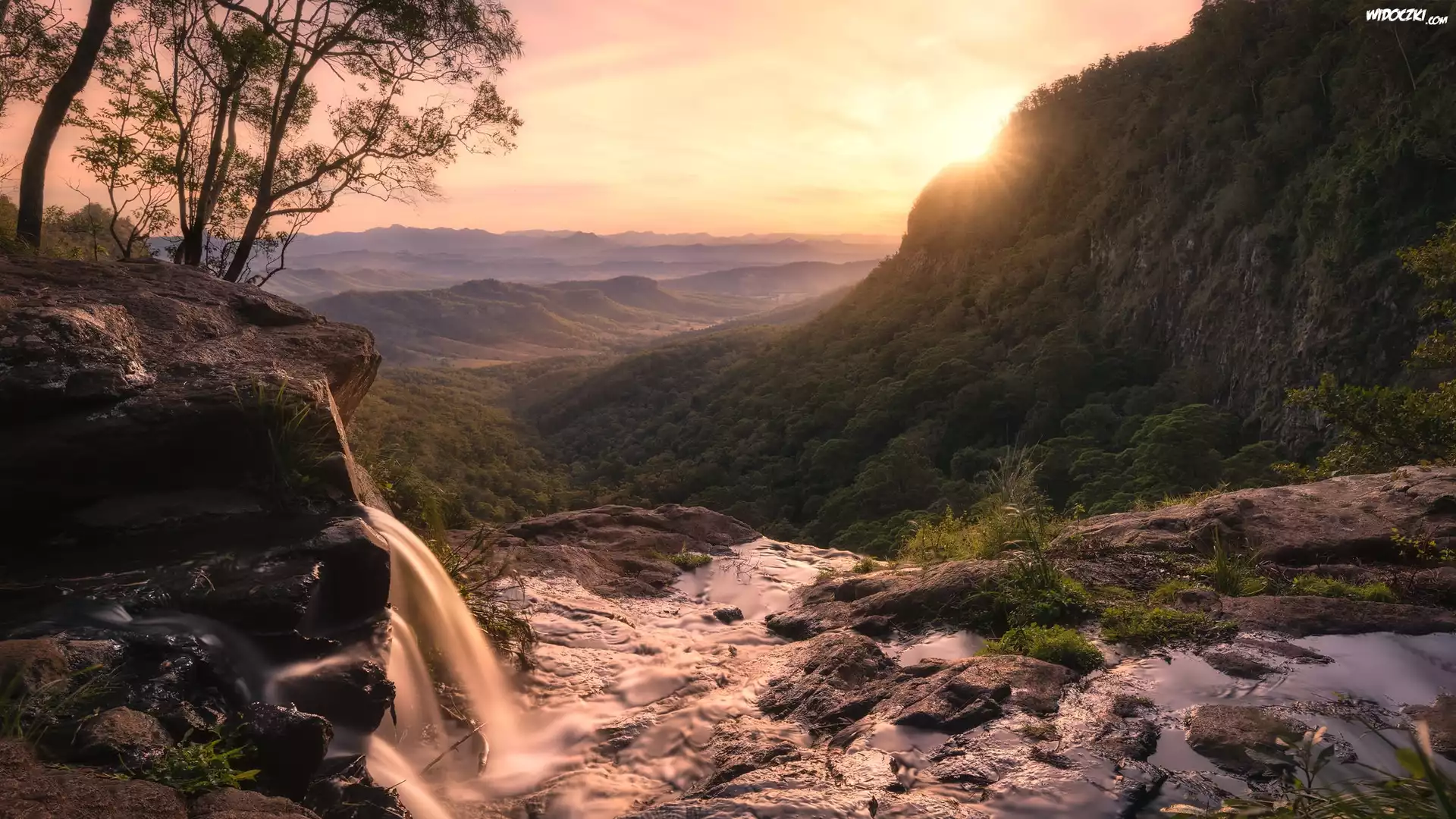 Australia, Queensland, Wodospad Morans Falls, Park Narodowy Lamington, Zachód słońca, Góry, McPherson Range, Wzgórza, Drzewa, Roślinność