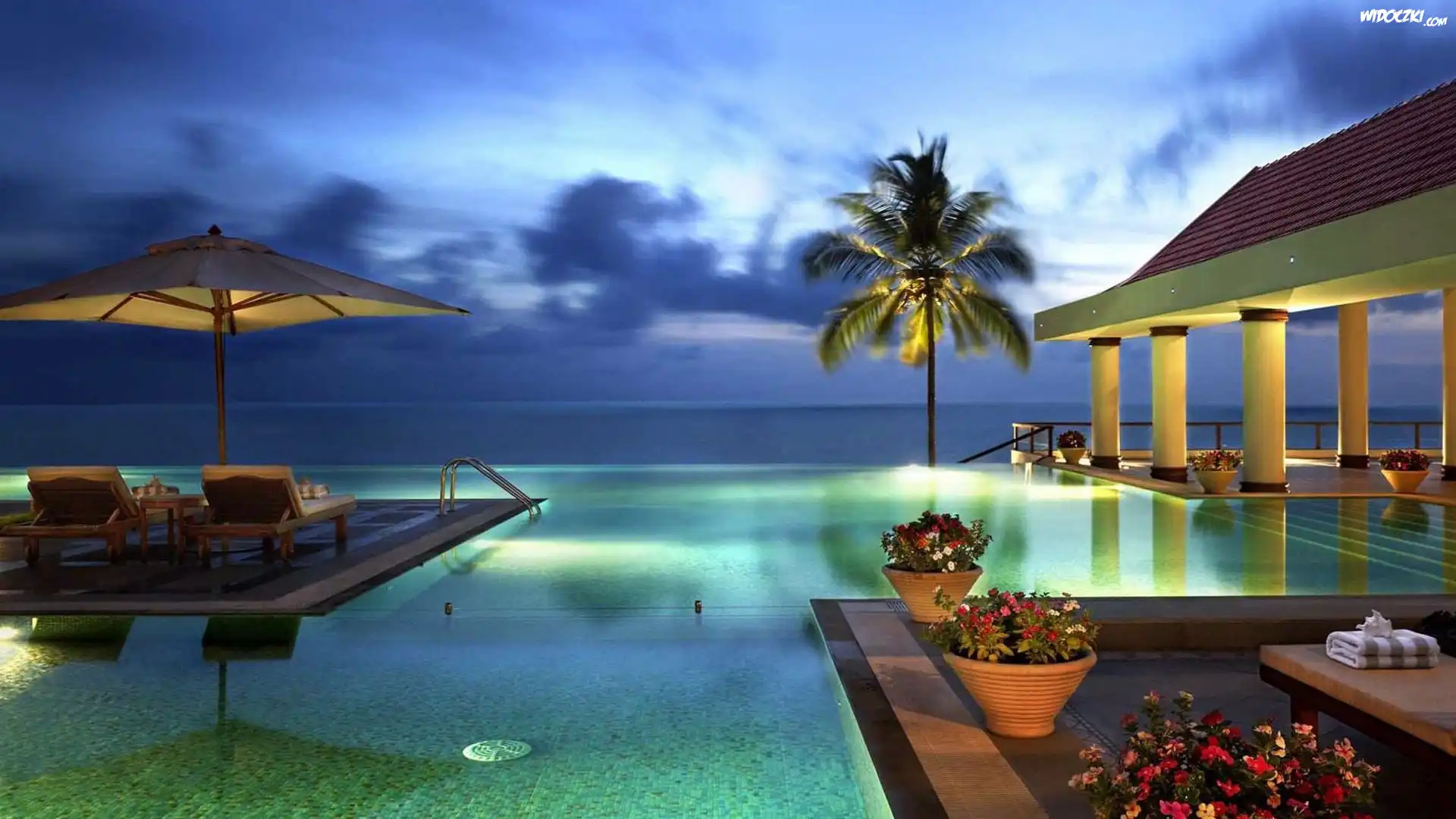 Hotel, Basen, Morze