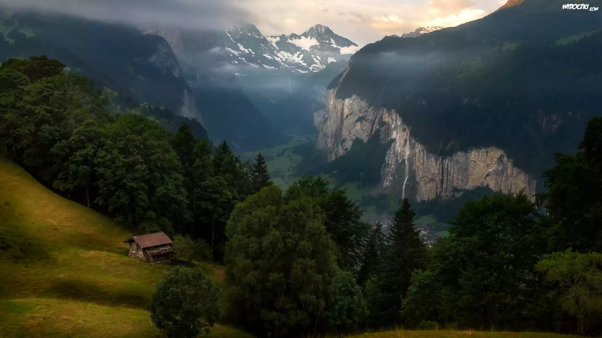 Gmina Lauterbrunnen, Wengen, Góry, Alpy Berneńskie, Dolina Lauterbrunnen, Lasy, Drzewa, Domy, Szwajcaria