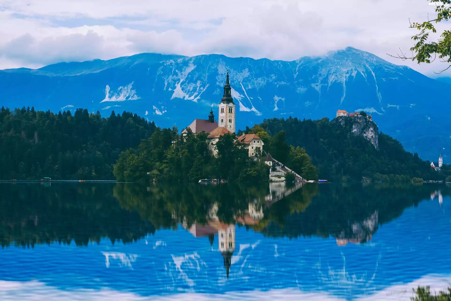 Słowenia, Wyspa Blejski Otok, Jezioro Bled, Kościół Wniebowzięcia Marii Panny, Góry