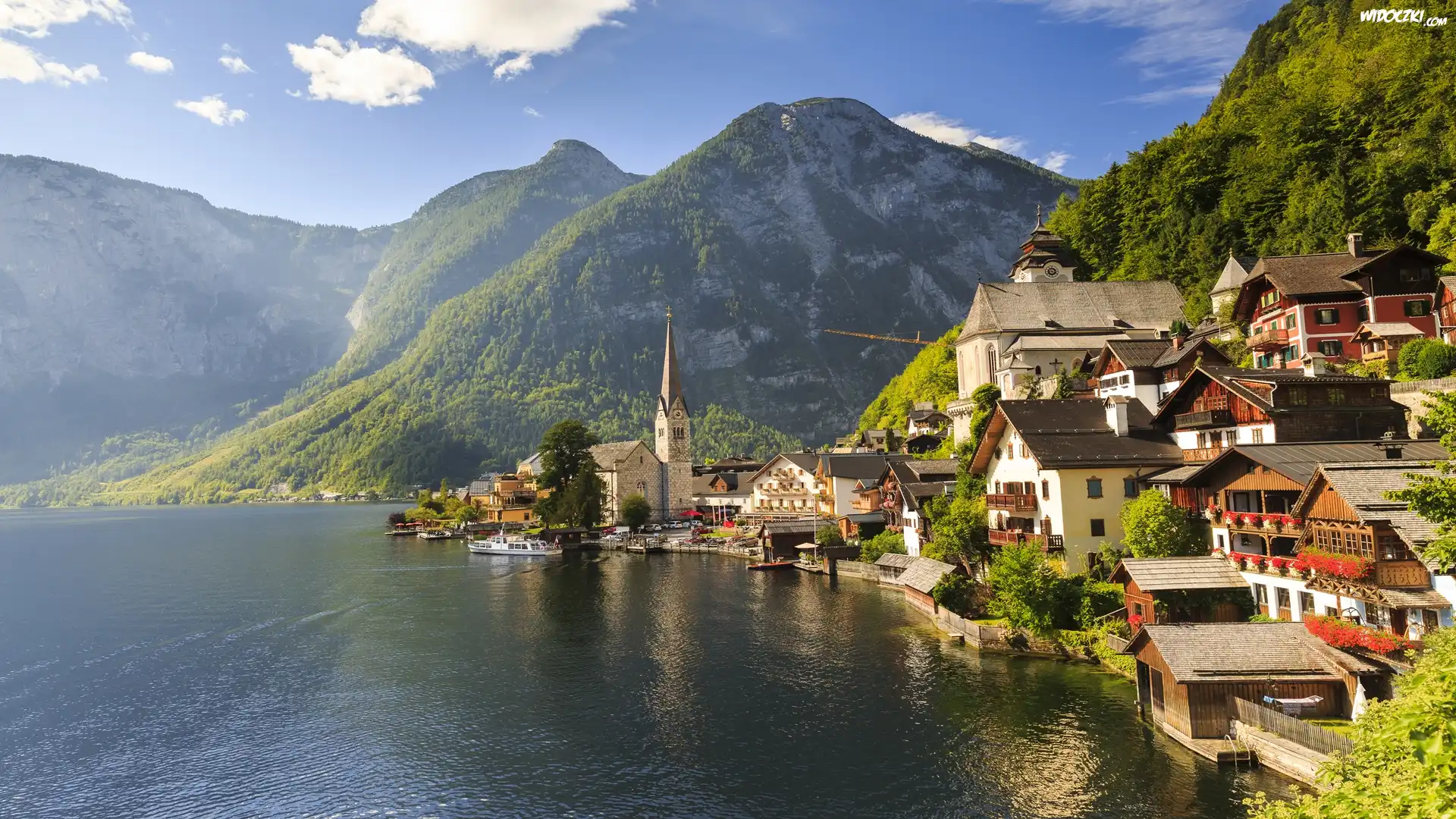 Austria, Hallstatt, Góry Alpy Salzburskie, Jezioro Hallstattersee, Domy, Chmury