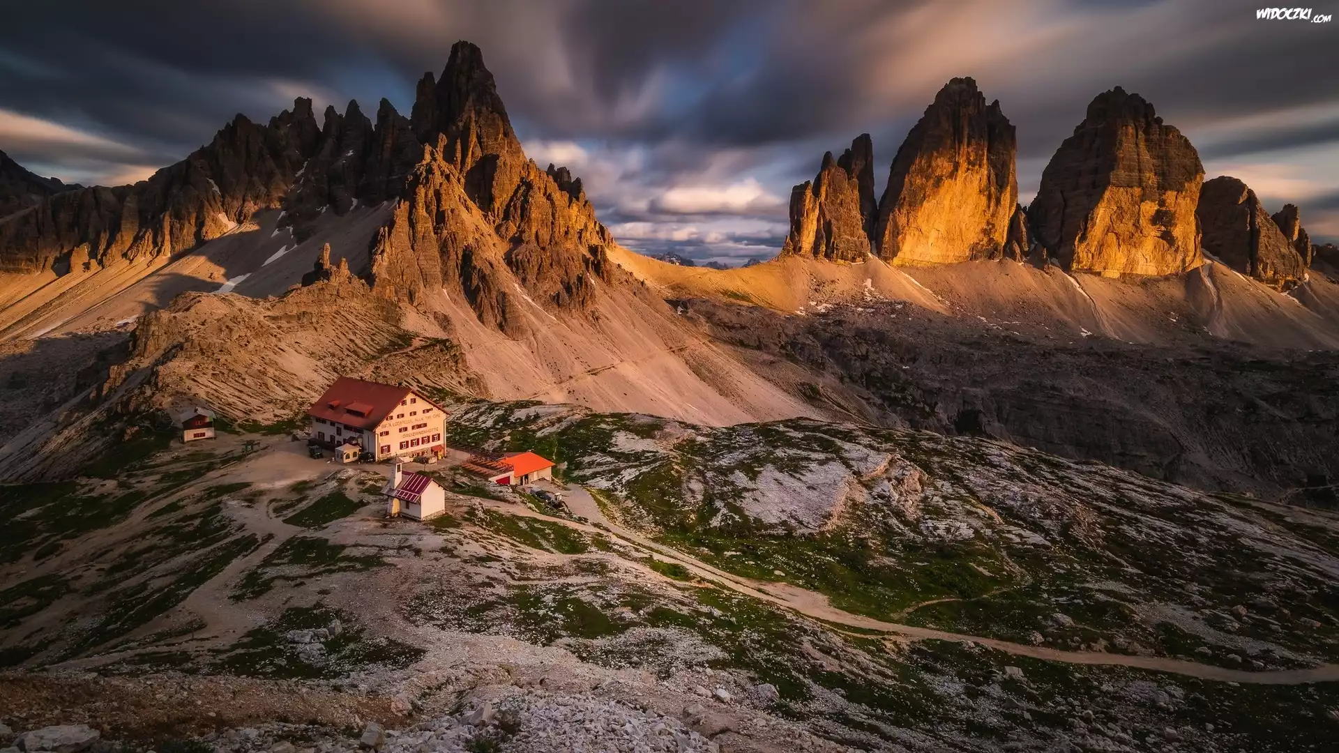 Włochy, Góry, Dolomity, Domy, Chmury, Zmierzch, Schronisko, Śzczyty Tre Cime di Lavaredo