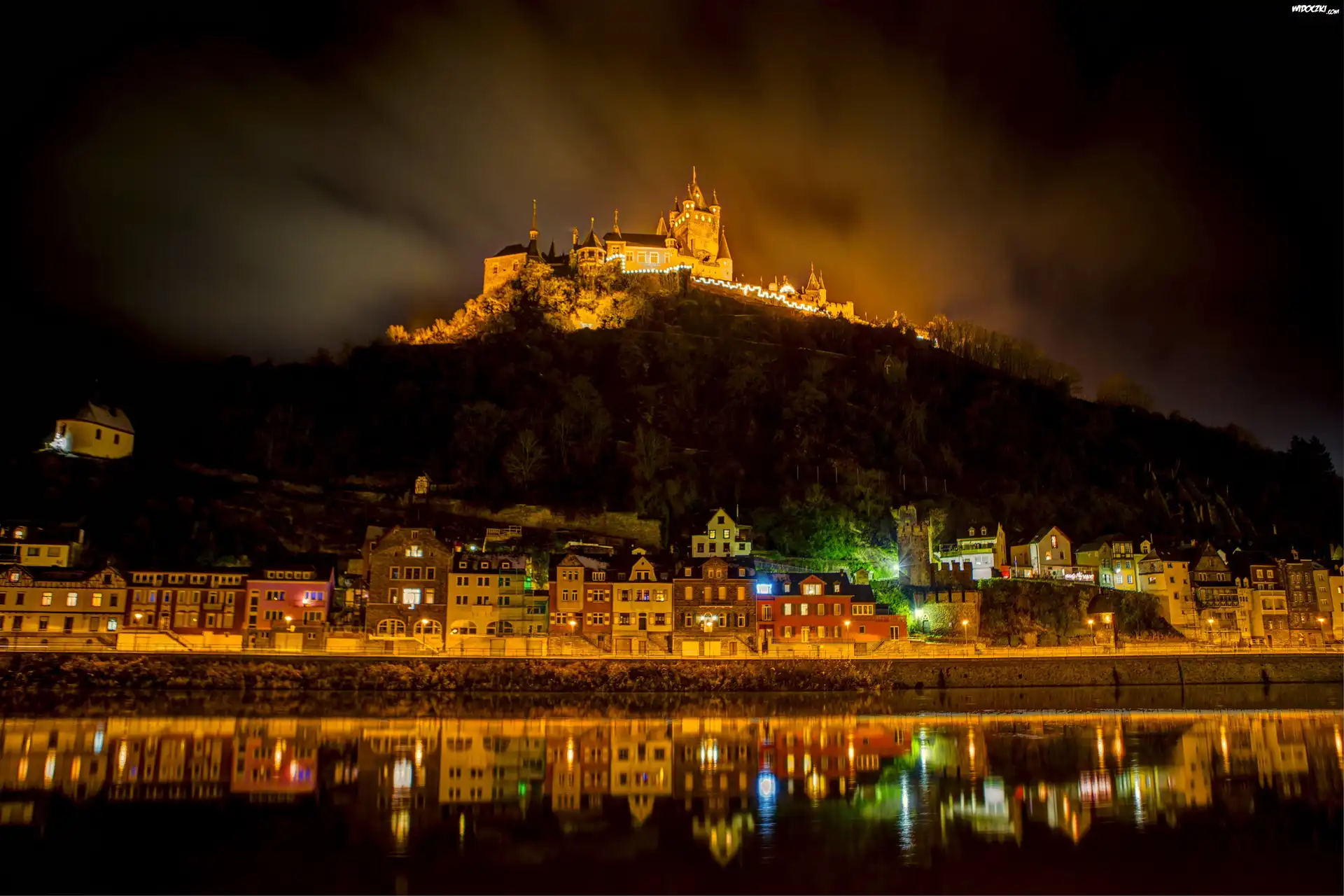Zamek Cesarski Reichsburg, Zamek Reichsburg Cochem, Cochem, Niemcy, Rzeka, Domy, Noc, Światła