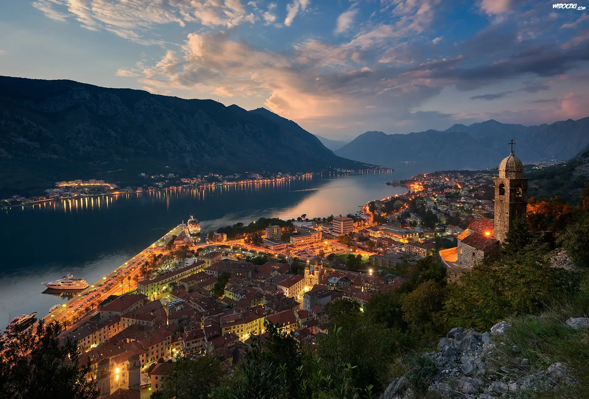 Czarnogóra, Porto Montenegro, Rzeka, Góra, Miasto