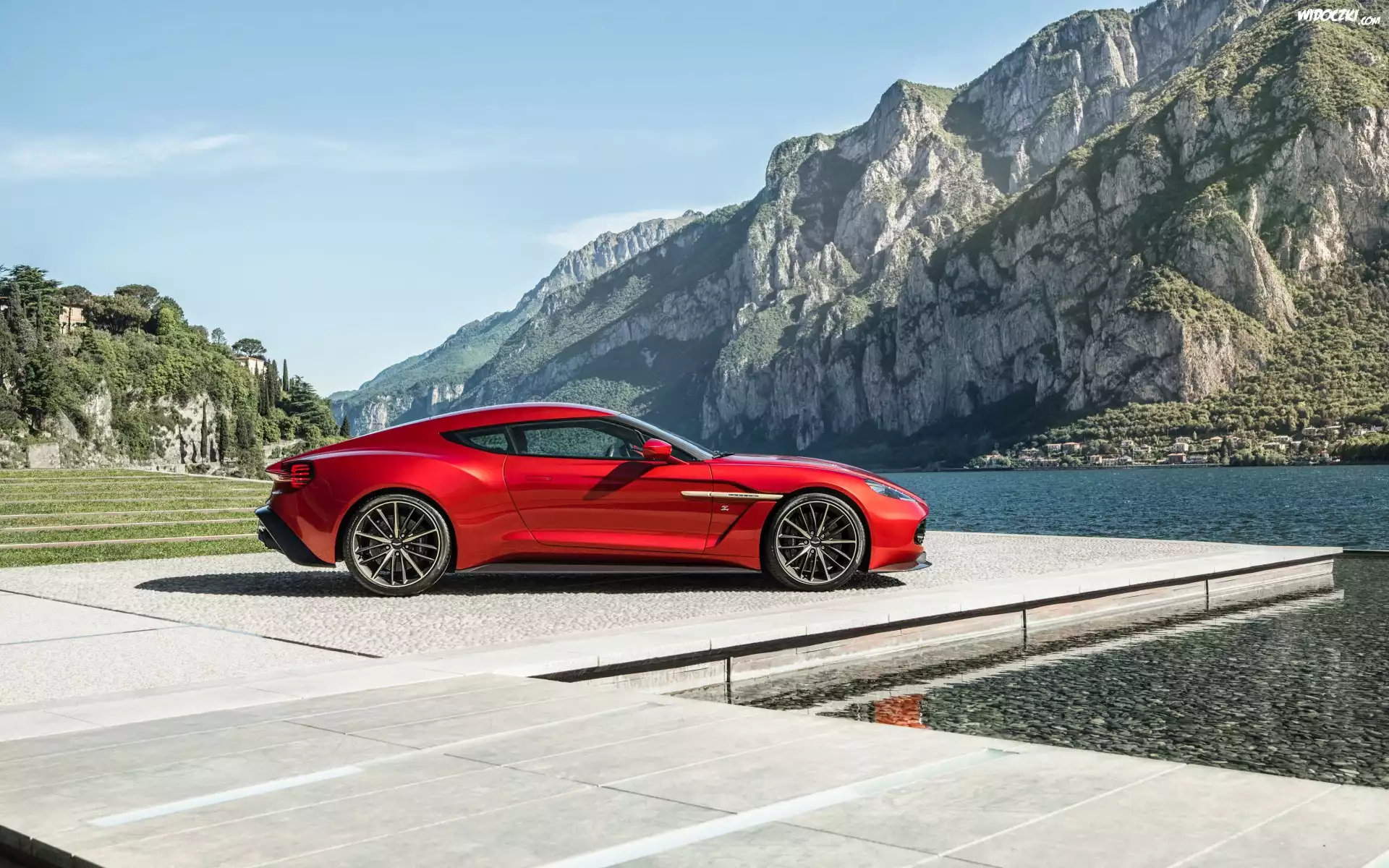 Czerwony, Aston Martin Vanquish, Góry, Jezioro