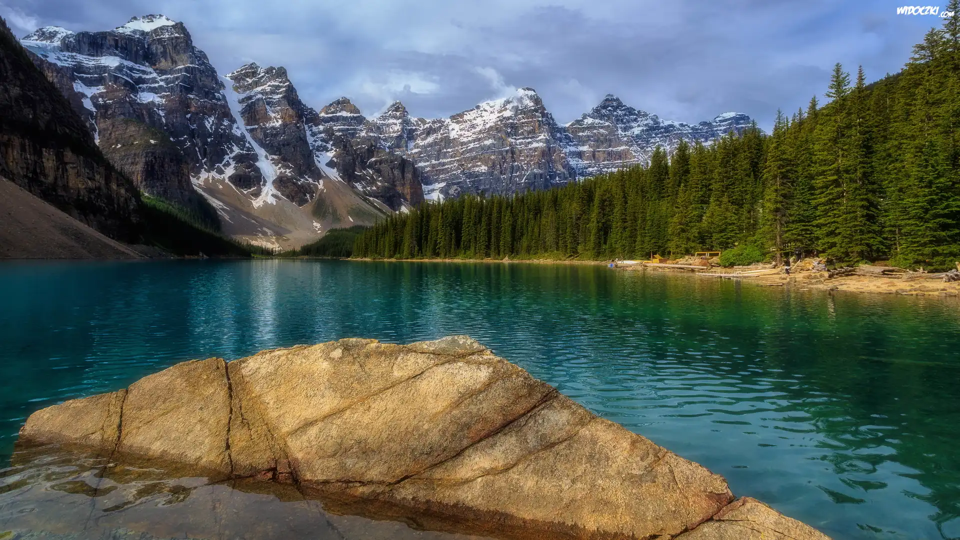 Park Narodowy Banff, Góry, Dolina Dziesięciu Szczytów, Jezioro Moraine, Skała, Drzewa, Prowincja Alberta, Kanada