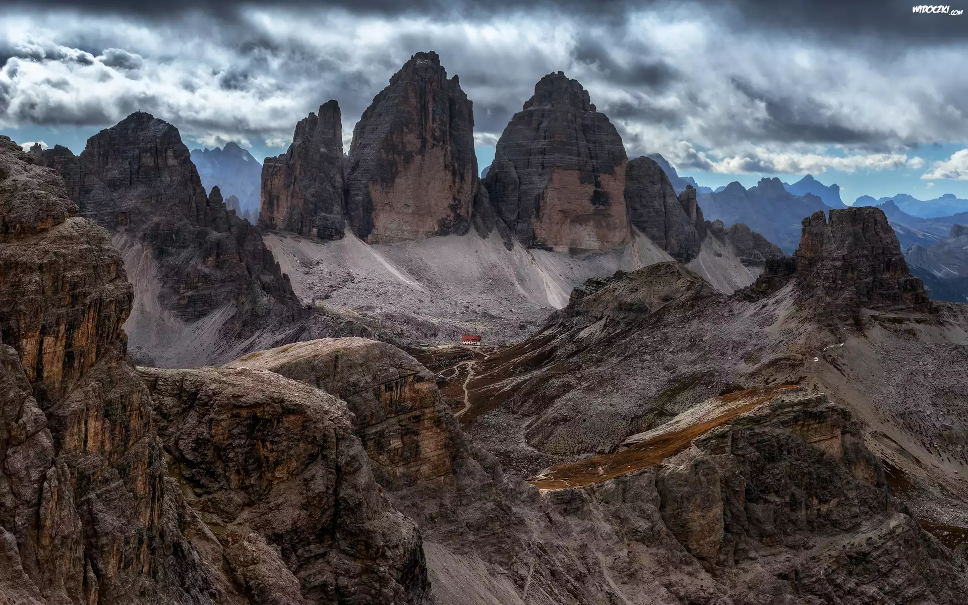 Góry, Tre Cime di Lavaredo, Dolomity, Włochy, Śnieg, Domki