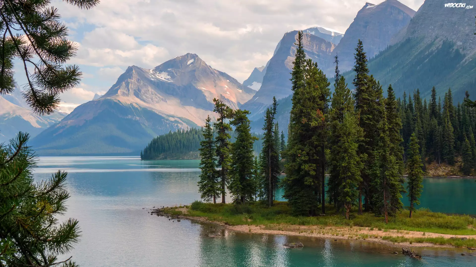 Kanada, Park Narodowy Jasper, Góry, Jezioro Maligne, Wyspa Ducha, Drzewa