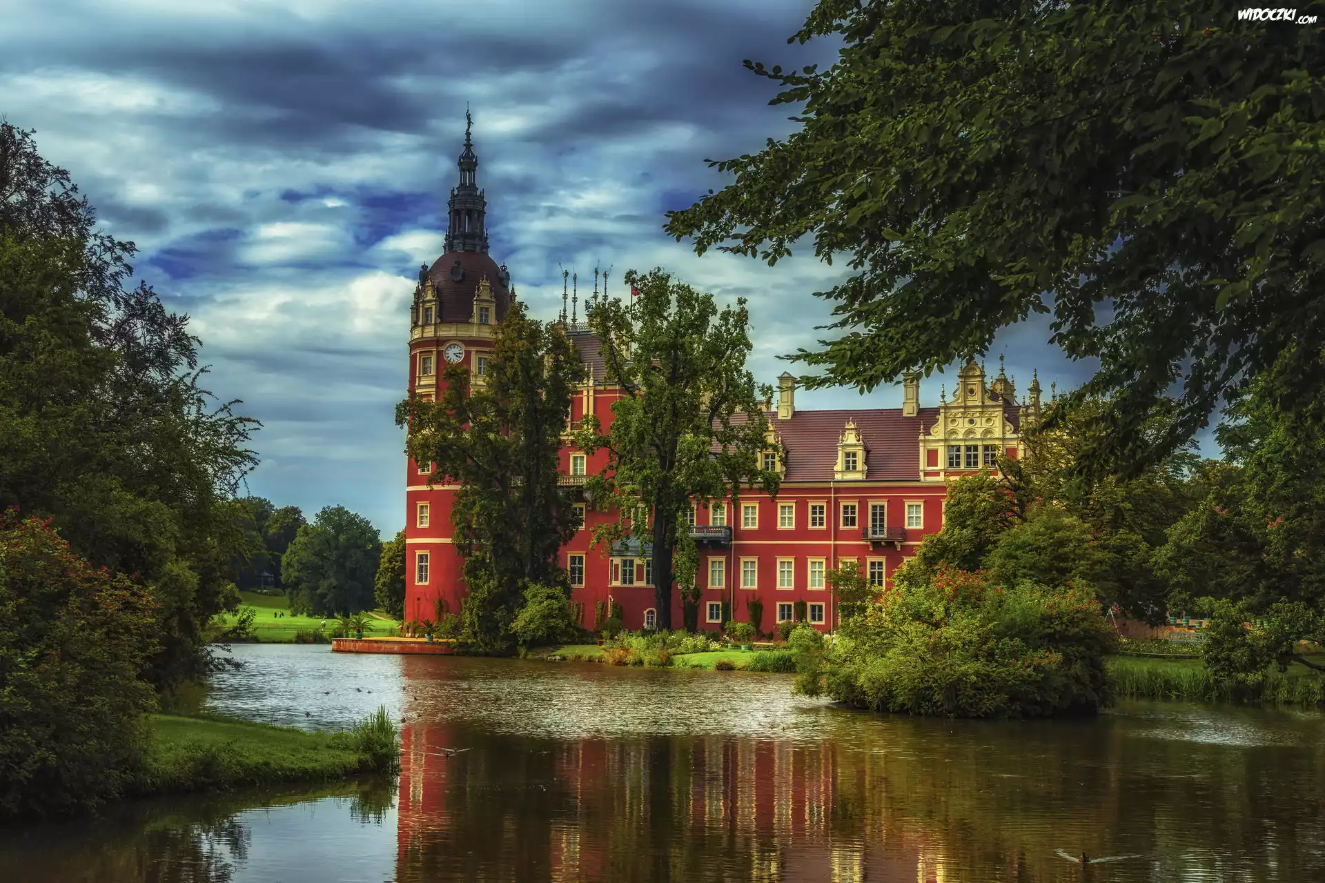 Niemcy, Saksonia, Zamek Schloss Muskau, Mużaków, Rzeka Nysa Łużycka, Drzewa