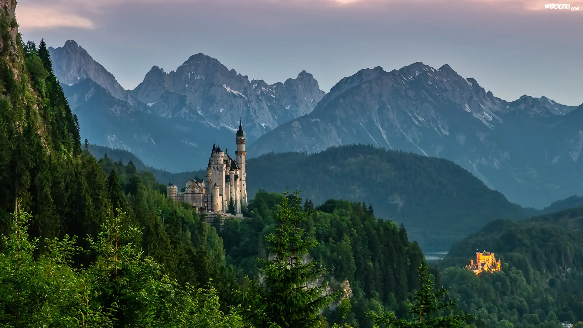 Niemcy, Bawaria, Góry, Alpy, Zamek Neuschwanstein, Zamek Hohenschwangau, Lasy, Drzewa