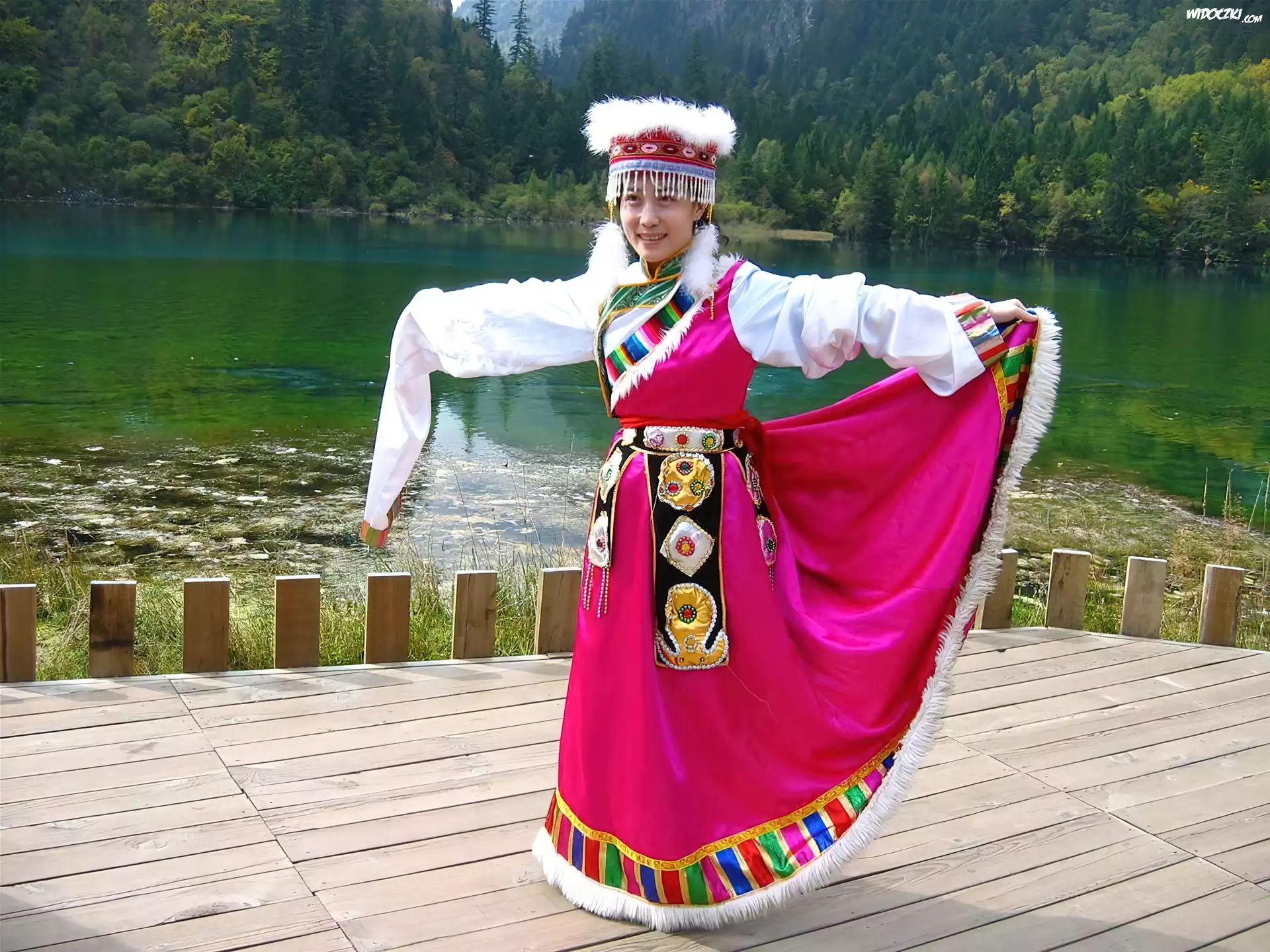 Dziewczynka, Chinka, Jezioro, Lasy, Chiny