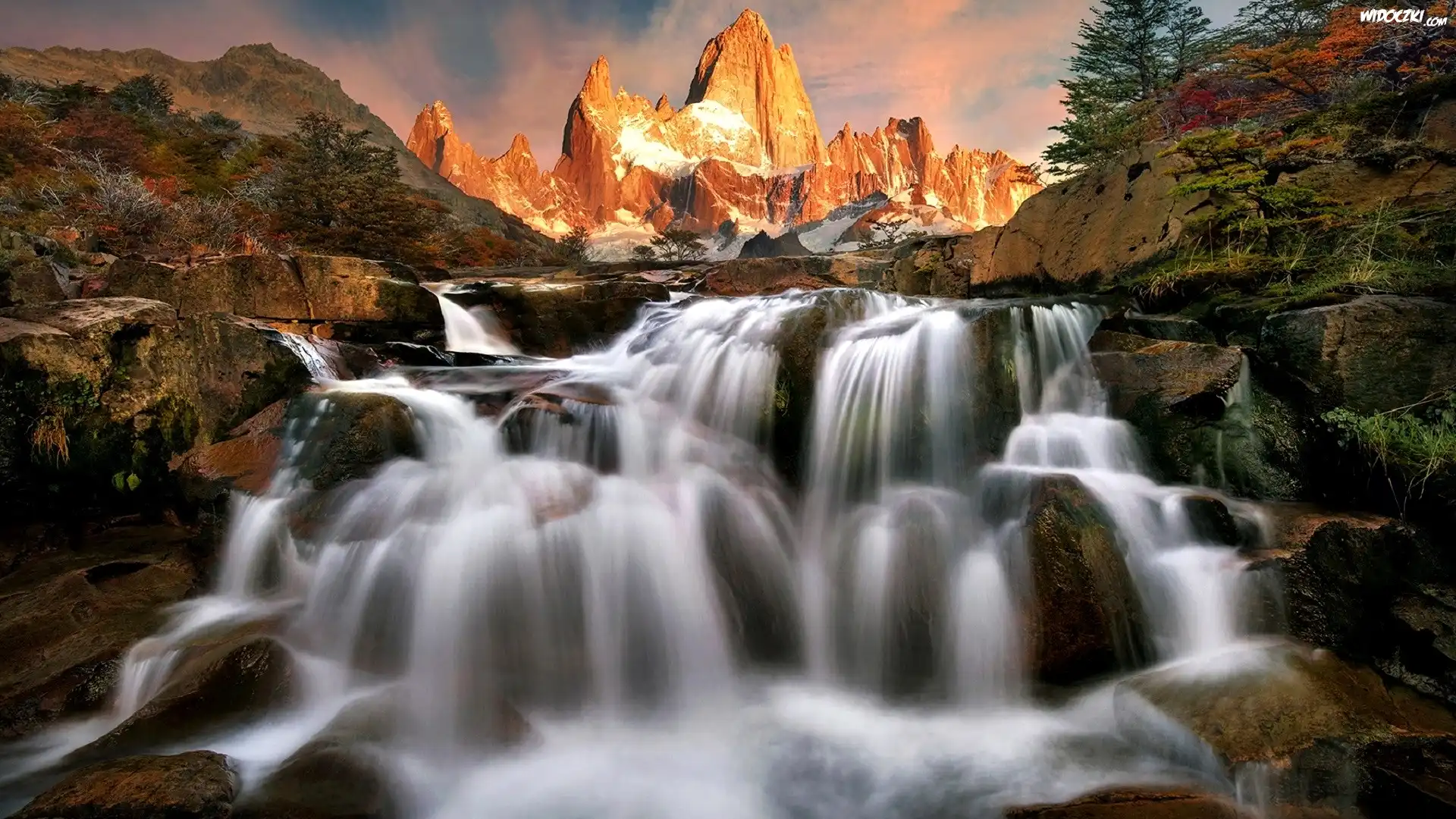 Argentyna, Patagonia, Park Narodowy Los Glaciers, Góry, Szczyt Fitz Roy, Wodospad, Drzewa